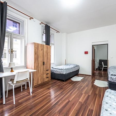 Apartments Kamenicka 23 Prague Ngoại thất bức ảnh