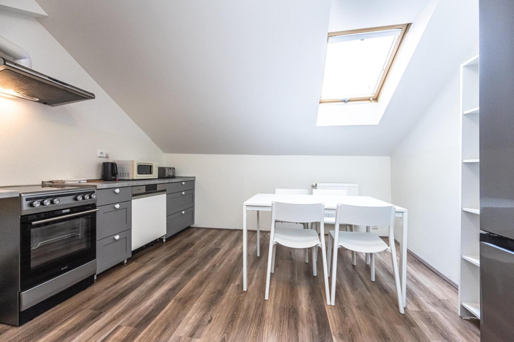 Apartments Kamenicka 23 Prague Ngoại thất bức ảnh