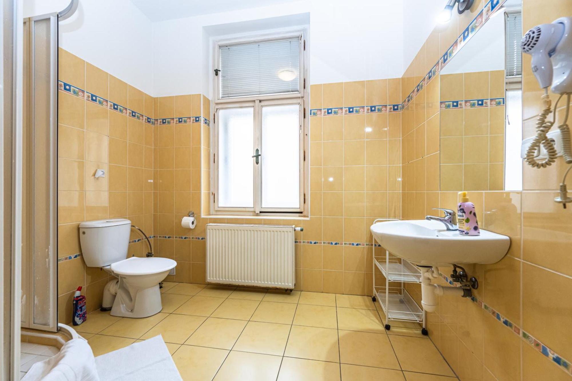 Apartments Kamenicka 23 Prague Ngoại thất bức ảnh