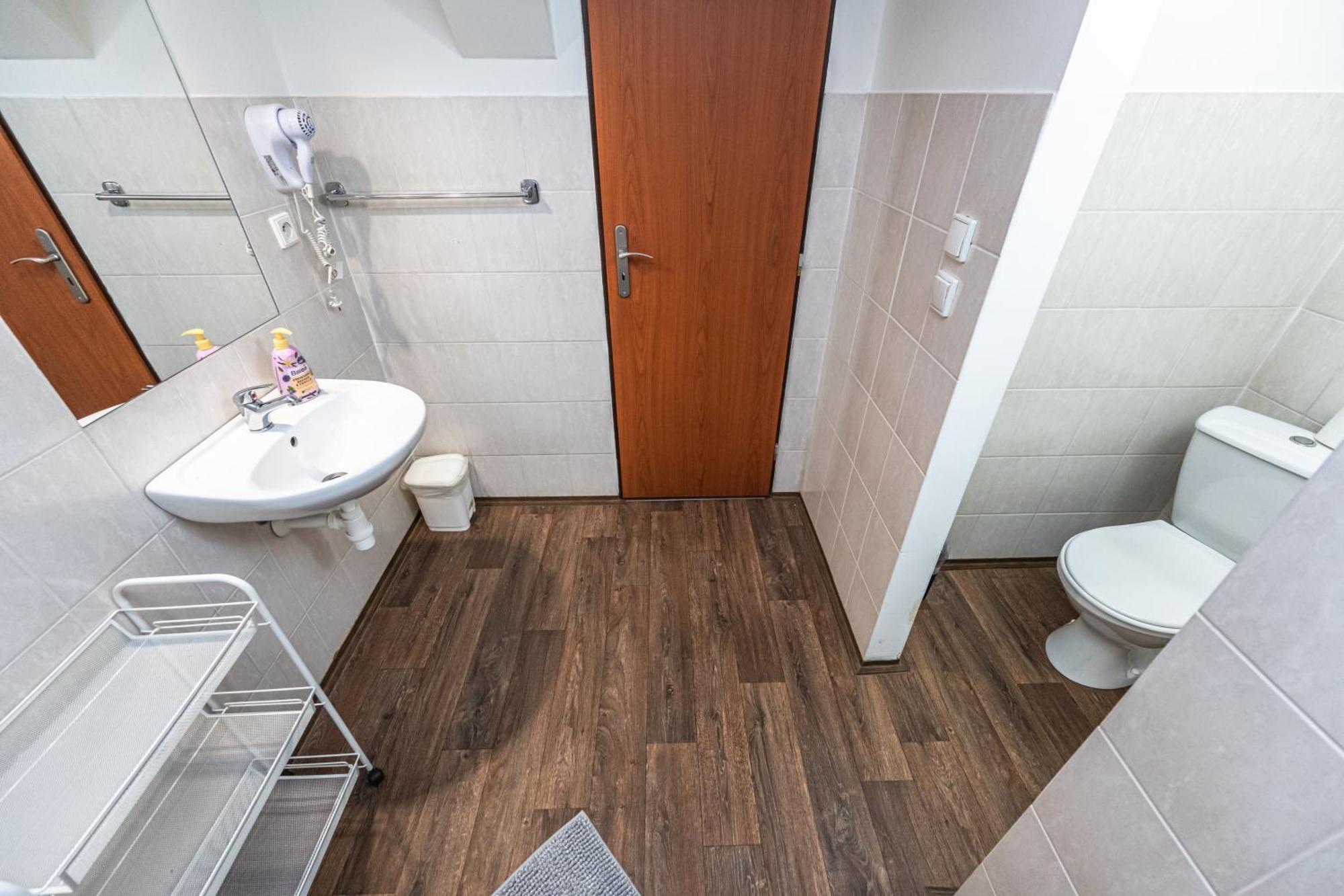 Apartments Kamenicka 23 Prague Ngoại thất bức ảnh