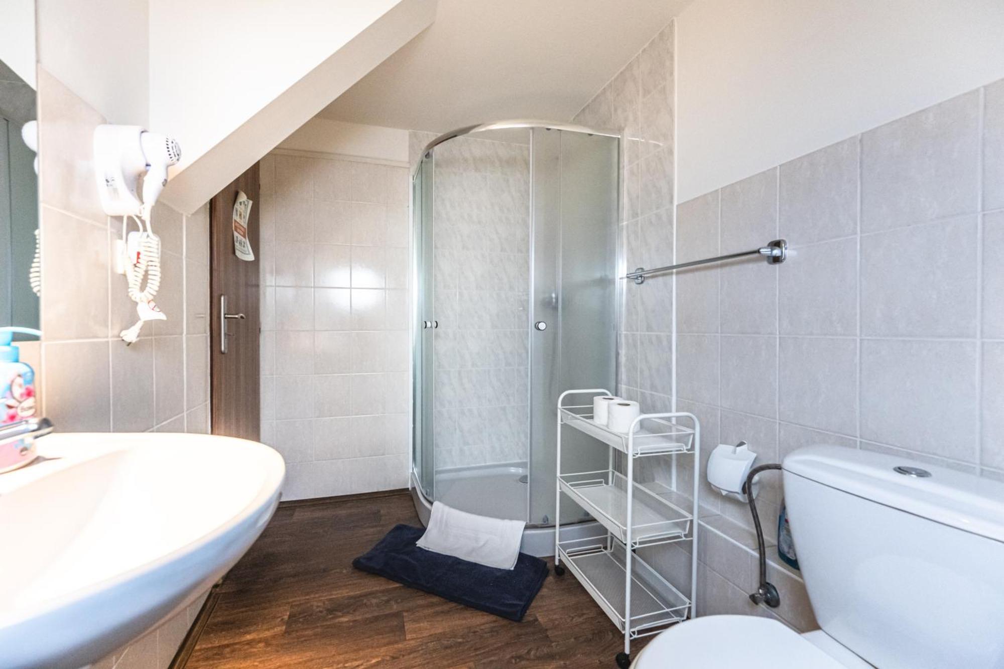 Apartments Kamenicka 23 Prague Ngoại thất bức ảnh