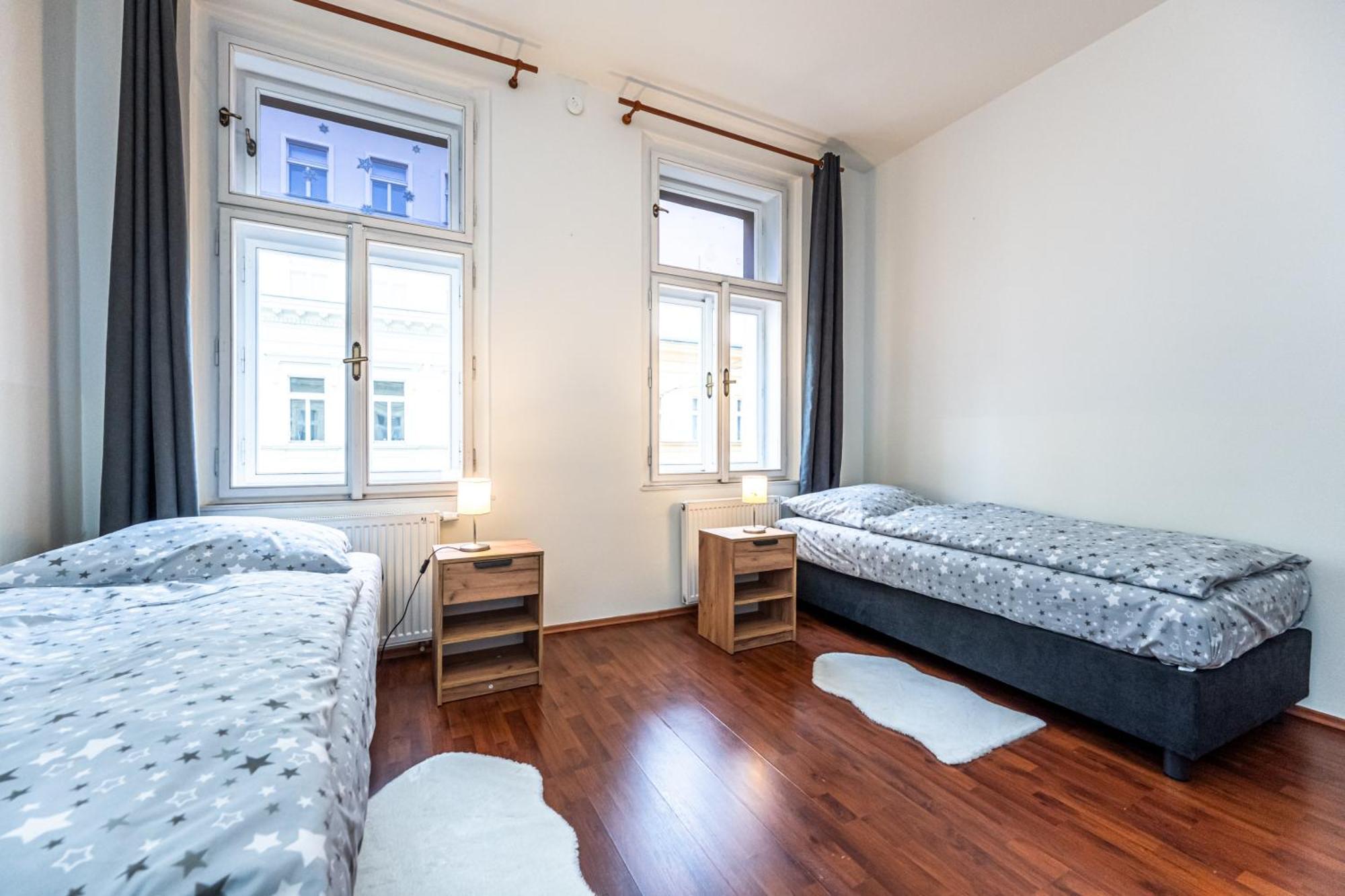 Apartments Kamenicka 23 Prague Ngoại thất bức ảnh