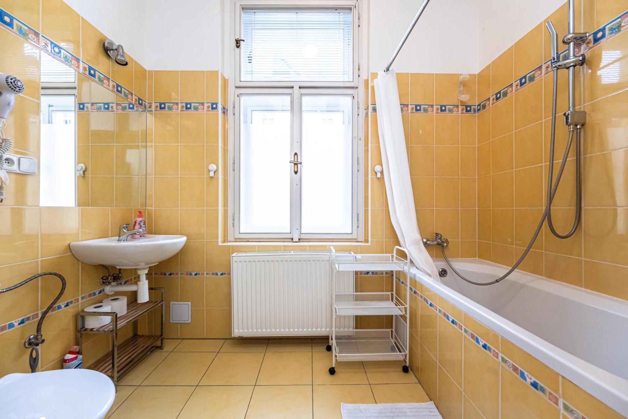 Apartments Kamenicka 23 Prague Ngoại thất bức ảnh